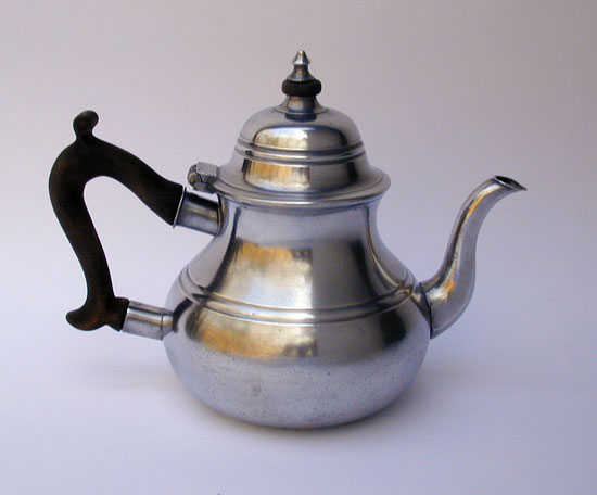 A Quart Antique Pewter English Export Teapot by John Townsend