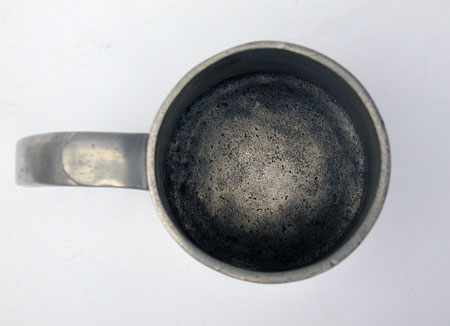 An Unmarked Quart Middletown Pewter Mug