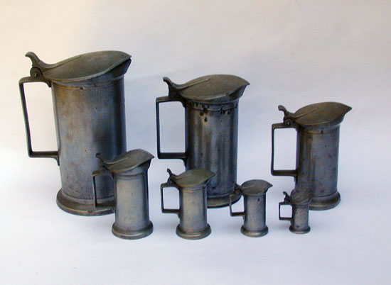 A Set of Lidded French Measures