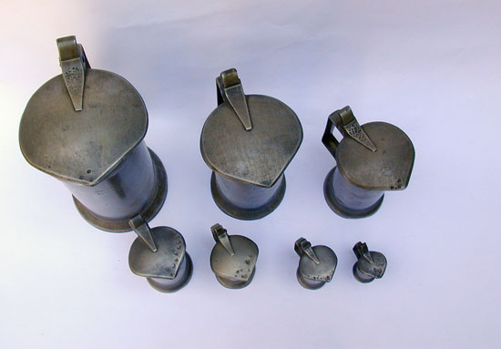 A Set of Lidded French Measures