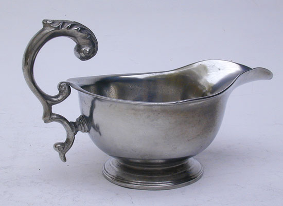 An Unmarked 18th Century Englsih Export Sauceboat