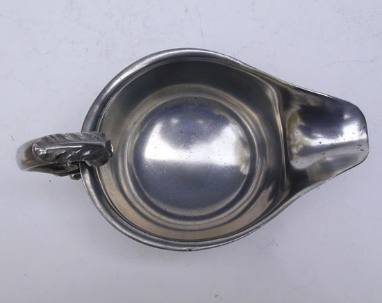 An Unmarked 18th Century Englsih Export Sauceboat