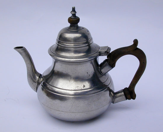 A Wonderful Unmarked 18th Century Antique English Export PewterTeapot