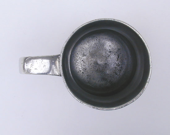 An Unmarked English Pewter Export Quart  Tulip Mug