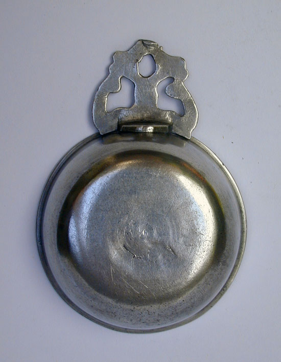 An Unmarked Lee Pewter Taster Porringer